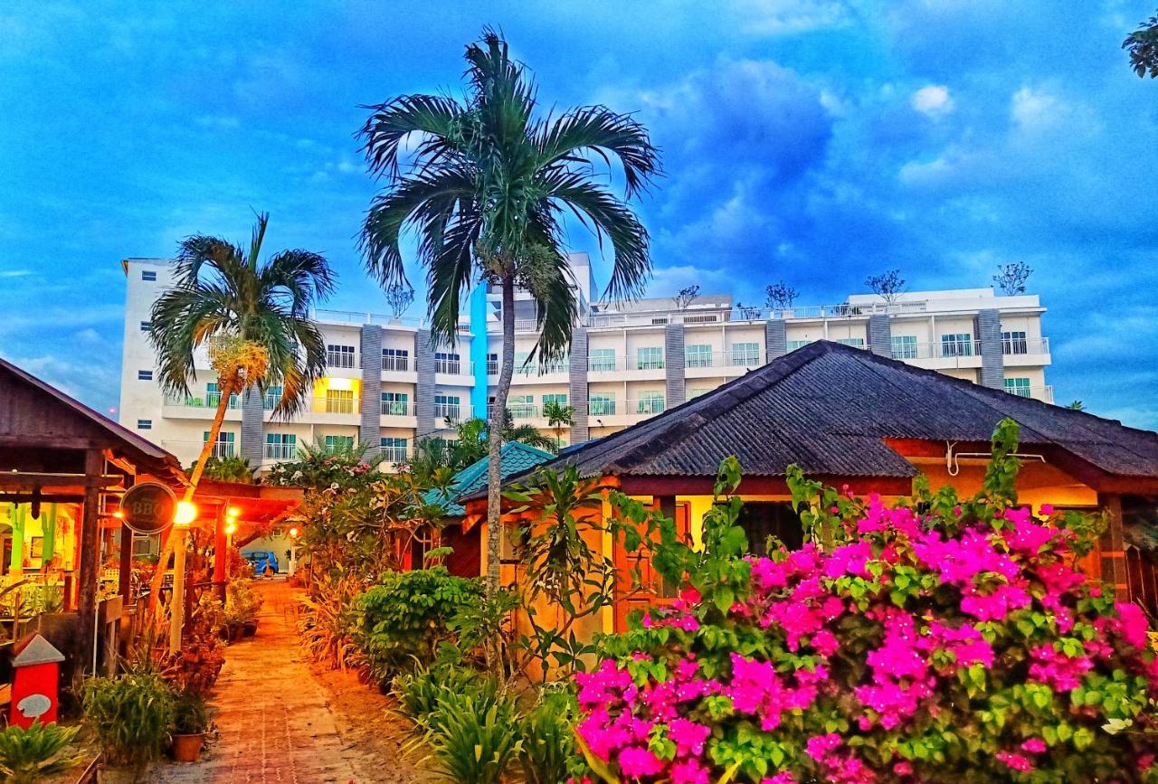 Langkapuri Resort Langkawi Pantai Cenang  Buitenkant foto